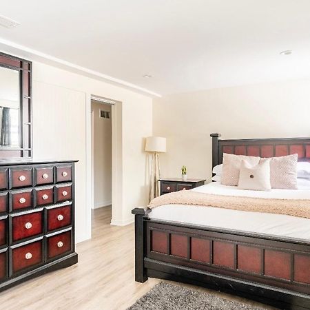 Cozy 2 Brm Apartment Mins Away From United Center Чикаго Экстерьер фото