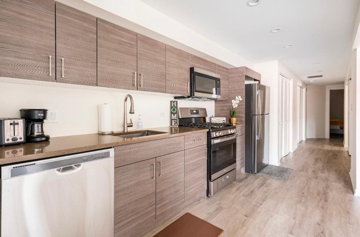 Cozy 2 Brm Apartment Mins Away From United Center Чикаго Экстерьер фото